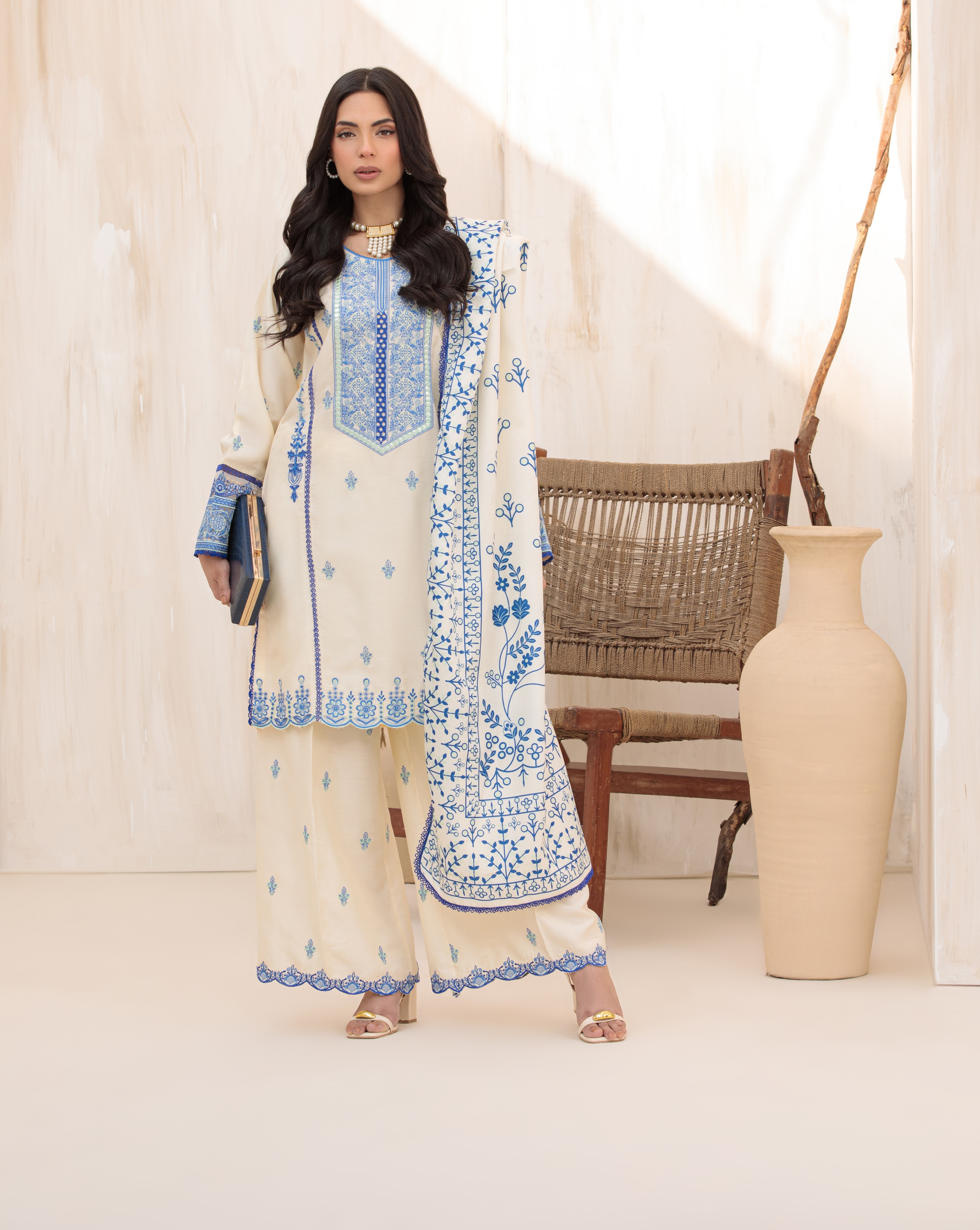 Hareemz Viscos Both Dupptta Silk Stitched 3 Piece Suit