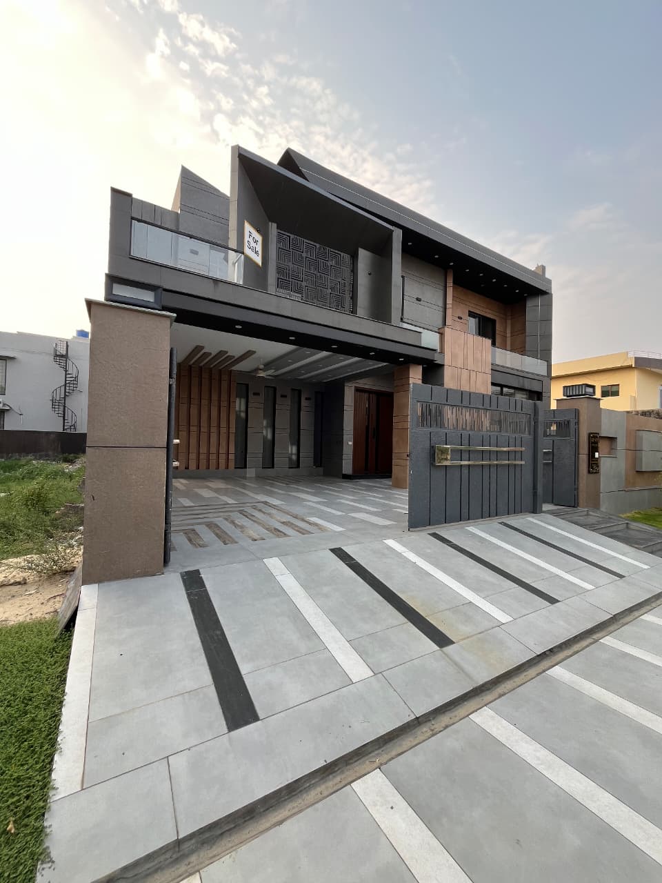 1 Kanal Ultra modern brand new modren House for sale in Wapda town Lahore
