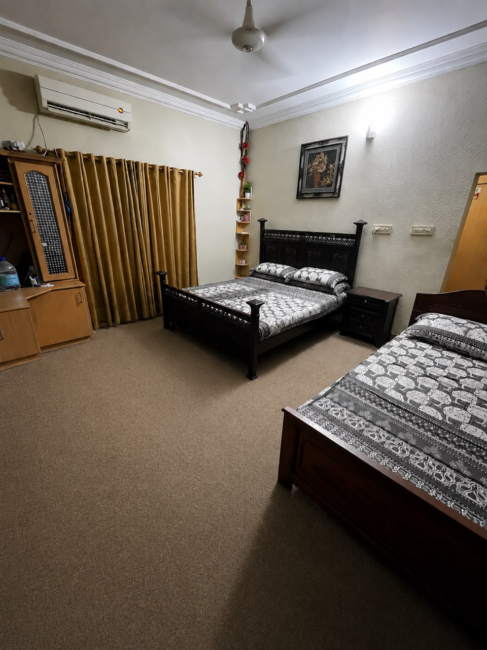10 MARLA TRIPLE STORY HOUSE FOR SALE M BLOCK GULBERG 3 LAHORE